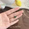 Collar Minimalista con Diamante Verde en Forma de Marquésa para Mujer, Cadena Elegante de Clavícula de Gama Alta de Nicho, Cadena para Suéter de Uso Diario al por Mayor