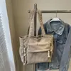 Bolsa de Veludo de Alta Qualidade Grande Capacidade Feminina 2024 Nova Moda Bolsinha de Ombro para Viajante Bolsa Tote Transfronteiriça