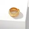 Anillo Superpuesto de Tres Anillos Liestudio Classic de Plata 925 Altamente Pulida con Diseño de Cruz, Acabado Pesado y Textura Premium