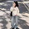 Nuevo Conjunto de Moda Primavera y Otoño para Niñas Mayores: Sudadera Dulce con Cuello y Jeans Estilo Universitario, Conjunto de Dos Piezas de Moda