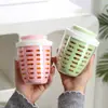 Salir a jugar taza de fruta con tenedor pequeño taza de ensalada ir al trabajo salir con taza de fruta taza de desayuno para acampar
