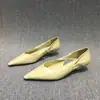 Zapatos Europeos para Mujer 2023 Primavera y Otoño Nuevos Zapatos de Cuero Aceitado y Encerado Moda Huecos Tacón de Gato Zapatos de Punta para Mujer Cómodos de Tacón Bajo Zapatos de un Solo Color