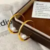 Pendientes de Aro de Perla Brillante de Lujo Ligero de Gama Alta, Versátiles y de Moda Minimalista Europeo y Americano para el Trabajo Diario y Uso Cotidiano con Diseño Único