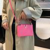 Bolsa Carteiro de Alta Qualidade Pequena Quadrada para Mulheres 2025 Novo Estilo Simples Versátil Bolsa de Ombro Bolsa Transversal Fashion para Mulheres