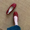 Sapatos de Casamento Planos Vermelhos Franceses Sapatos Individuais Sapatos Femininos 2026 Novo Verão Laço Prata Sapatos de Ballet para Noite