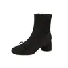 Botas Elásticas Estilo Coreano com Laço Emagrecedoras Primavera e Outono Novas Botas de Cano Curto com Salto Bloco Bico Redondo para Usar com Saias Botas de Cano Curto Estilo Ballet