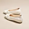 2026 Mocasines Slip-On con Lazo Otoño Nuevo Estilo Elegantes que Aumentan la Altura Zapatos Bajos Populares de Punta Cuadrada para Personas Bajitas