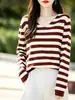Suéter de punto rayado versátil casual estilo francés de imitación algodón que reduce la edad para mujer, suéter de cuello en V, top exterior suave