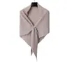 Xale Triangular de Lã Mista para Outono e Inverno para Mulheres, Amigo da Pele, Moderno, Versátil, Cachecol Tricotado de Cor Sólida, Acessório Elegante e Estiloso