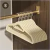 Percha suave, herramienta de almacenamiento multifuncional para colgar ropa, uso doméstico, antideslizante, previene marcas en los hombros, duradera y práctica