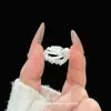 Nuevo anillo de moda de alta gama versátil estilo vintage con forma de estrella y diamantes, lujo ligero, anillo personalizado único y lujoso