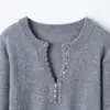 Camiseta Básica de Punto de Cachemira Ajustada Versátil Baicai Terciopelo Cachemira 2026 Nuevo Estilo Inspirado en Wenqi Cuello en V Semiabierto Multibotones