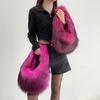 Nuevo bolso de mano de felpa para mujer imitación pelo de mapache moda chaleco bolso de mano chica popular estilo dulce fresco europeo y americano y2k
