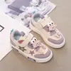 Zapatos de Niña 2025 Nuevos Primavera Versátiles Zapatos de Lona para Niños Suela Blanda Zapatos Deportivos Casuales para Niñas Zapatos de Entrenamiento Alemán para Estudiantes