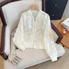 Chaqueta corta de moda estilo coreano para mujeres petite, con capucha, encaje bordado blanco, protección solar, corte holgado, top moderno