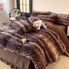 Juego de Cama de Terciopelo Leche para Conejos Madre y Cría Clase A Estilo Manta de Cama Cuatro Piezas Myllard Alto Gramaje Engrosado Cálido de Invierno Juego de Cuatro Piezas