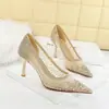 2626-1 Estilo Europeo y Americano Sexy Fiesta Brillantes Pedrería Malla Punta Puntiaguda Sin Cordones Tacón de Aguja Tacón Alto Moda Zapatos de Mujer