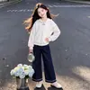 Conjunto de Calça Jeans Moda Versátil e Jaqueta com Zíper Patchwork de Renda Orelha de Coelho para Meninas Doce Primavera e Outono 2026 Tendência