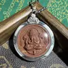 Amuleto Budista Tailandés Luang Por Im 2566, Objeto Sagrado en Polvo, el Rey de la Fortuna, Auténtico Amuleto de Templo de Phangpangkan