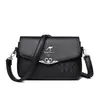Bolsa Feminina Novo Estilo Bolsa de Ombro 2026 Bolsa Transversal Fashion Bolsa Feminina de Couro Macio Bolsa para Mãe de Meia-Idade Bolsa Quadrada Pequena Versátil
