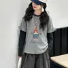 Blusa Feminina Outono 2026 Novo Estilo Versão Coreana Elegante Versátil Manga Longa Camiseta Falsa Duas Peças Camada Base Cinza Crianças de Meia-Idade e Mais Velhas
