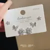 Nuevos Pendientes Exquisitos de Trébol de Cuatro Hojas de Verano Lujo Ligero Sensación de Alta Gama Pendientes de Mariposa Juego Dulce Pequeño Fresco Accesorios para Pendientes para Mujeres