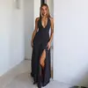 Roupas Femininas Estilo Europeu e Americano 2026 Verão Novo Sexy Decote V Alça no Pescoço Costas Nuas Fenda Vestido de Bolinhas