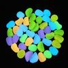 Piedra luminosa de 2.7 cm para jardín, fluorita artificial luminosa, paisajismo de acuario, grava fluorescente luminosa de 3 g, fábrica