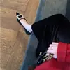 Versão em Pele de Ovelha Fivela de Diamante Brilhante Exquisita Sapatos Rasos Elegantes de Bico Fino para Mulheres Primavera e Outono 2026 Novo Modelo