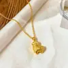 Colar feminino banhado a ouro de luxo leve com amuleto auspicioso, design fofo e inovador, pingente adorável e auspicioso de ovelha do zodíaco, um presente para namorada