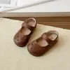 Sandalias Mágicas de Pegatina Huecas de Moda para Niñas Nuevas Llegadas Primavera/Verano 2026 para Bebés y Niños Pequeños Calzado de Exterior Suela Suave Sandalias Transpirables Modernas