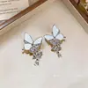 Pendientes Colgantes de Mariposa con Pintura en Spray y Pedrería Transfronterizos Europeos y Americanos, Pendientes de Lujo Ligero de Nicho de Gama Alta, Pendientes Versátiles para el Uso Diario para Mujeres