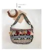 Bolsa Transversal com Franjas Estilo Étnico Retrô Bolsa de Lona Bordada Boêmia Feminina Bolsa de Ombro Único Bolsa de Meia-Lua Casual de Nicho