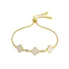 Pulsera de Diamantes Trébol de Cuatro Hojas de la Suerte para Mujer para Transmisión en Vivo de Douyin, Lujo Accesible Moda Imitación Nácar Pegamento Tirar-Ajustable Joyería de Mano