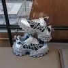 Tênis Feminino 2026 Novo Primavera e Outono Sapatos Masculinos Sapatos Casuais Sapatos Respiráveis para Crianças Sapatos Pai Estilo Primavera