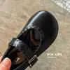 Primavera de 2026 Novos Sapatos de Couro Infantis Versáteis Retrô Sapatos de Bebê Moda Sapatos Rasos Trançados para Meninas Sapatos de Princesa