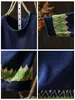 Un suéter azul bonito y sin esfuerzo chic para usar en capas a principios del otoño de 2026, perfecto para mujeres petite.. MHT