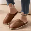 Nuevo Modelo Transfronterizo, Disponible en Múltiples Colores, Pantuflas de PU para Primavera y Otoño, Adecuadas para Uso en Casa y al Aire Libre, Se Pueden Personalizar Pedidos Pequeños, Pantuflas de Pareja, Disponible para Dropshipping