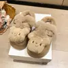 Pantuflas cálidas y lindas con hebilla de dibujos animados 2026, nuevas pantuflas de oso para invierno, sin cordones, para exteriores, para mujer