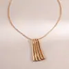 Collares transfronterizos de acero de titanio europeos y americanos, cadenas para la clavícula de estilo metálico exagerado, lujo ligero con una sensación de alta gama, collares de diseño nicho al por mayor