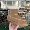 Novas Botas de Neve de Cano Médio para Mulheres de Inverno, Sapatos Quentes de Couro Bovino com Trançado Gancho-Linha, Solado Espesso, Lã Espessada e Veludo