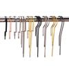Percha de madera maciza al por mayor gancho de metal accesorios níquel perlado negro mate oro imitación plata gancho especial para tienda de ropa