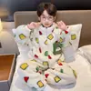 Pijama de manga larga de forro polar de coral para niños para otoño e invierno, con un lindo diseño de dibujos animados, un aspecto elegante y que proporciona calidez para usar en interiores.