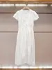 Vestido de Verão Novo de Alta Qualidade para Mulheres em Shenzhen, Estilo Casual Elegante Francês, Bordado Vazado, Manga Curta Branca