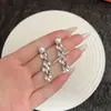 Brincos Elegantes Estilo Francês com Franja de Folha Totalmente Cravejados em Diamante Super Brilhantes com Pérola, Brincos Únicos Minimalistas Tendência Estilo Socialite de Luxo Leve