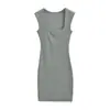 Vestido sexy de estilo clásico sin mangas con cuello cuadrado, vestido tipo camiseta sin mangas, nuevo minivestido bodycon ajustado de moda de verano para mujeres petites