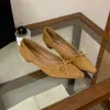 Nuevos zapatos versátiles de corte bajo 2026 Zapatos de temperamento francés para el trabajo Zapatos de tacón de punta fina con lazo Zapatos de mujer Negros Primavera y Otoño
