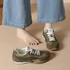 Zapatillas versátiles, estilo urbano, zapatillas blancas para mujer, nueva colección de otoño, estilo coreano, modernas para estudiantes, casuales y deportivas, diseño de bloques de color, ligeras
