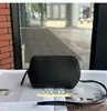 Siete Toros Moda Europea y Americana Transfronteriza Cuero Genuino owen Billetera para Monedas Bolso con Patrón de Cocodrilo Adorno de Llavero Almacenamiento Sobre Rojo