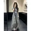 Conjunto súper elegante de estilo coreano, un juego completo del nuevo modelo 2026, camiseta de manga corta a rayas sin hombros para mujer, conjunto de pantalones anchos de verano